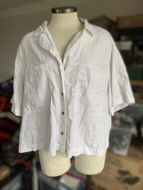 Universal Thread Women’s White Linen Rayon Button-Down Shirt – Size XXL